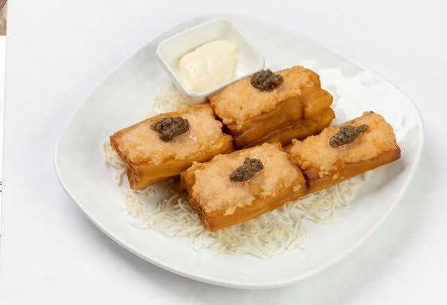 Shrimp Toast w. Black Truffle Sauce / 黑松露油條蝦多士
